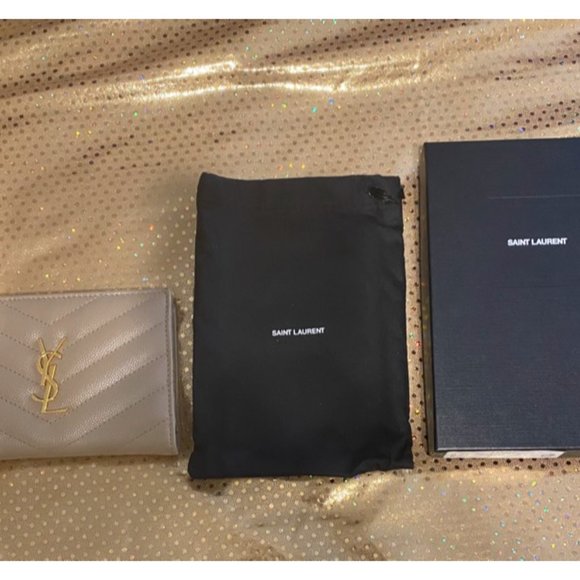 ❤️SOLD❤️ Authentic YSL Beige Wallet - Picture 1 of 8
